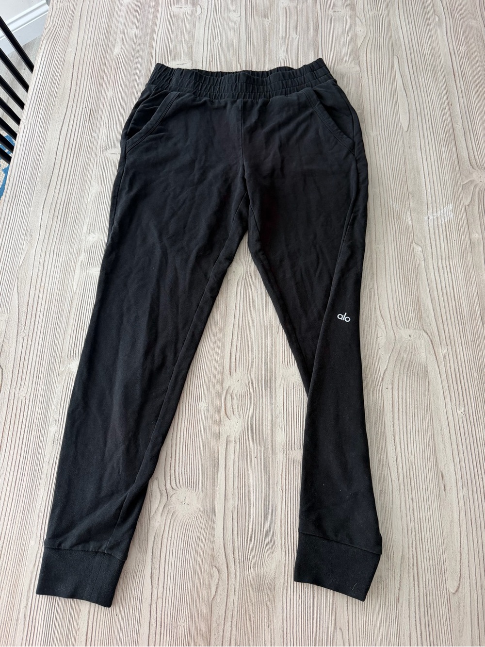 ALO Yoga Women’s Black Jogger